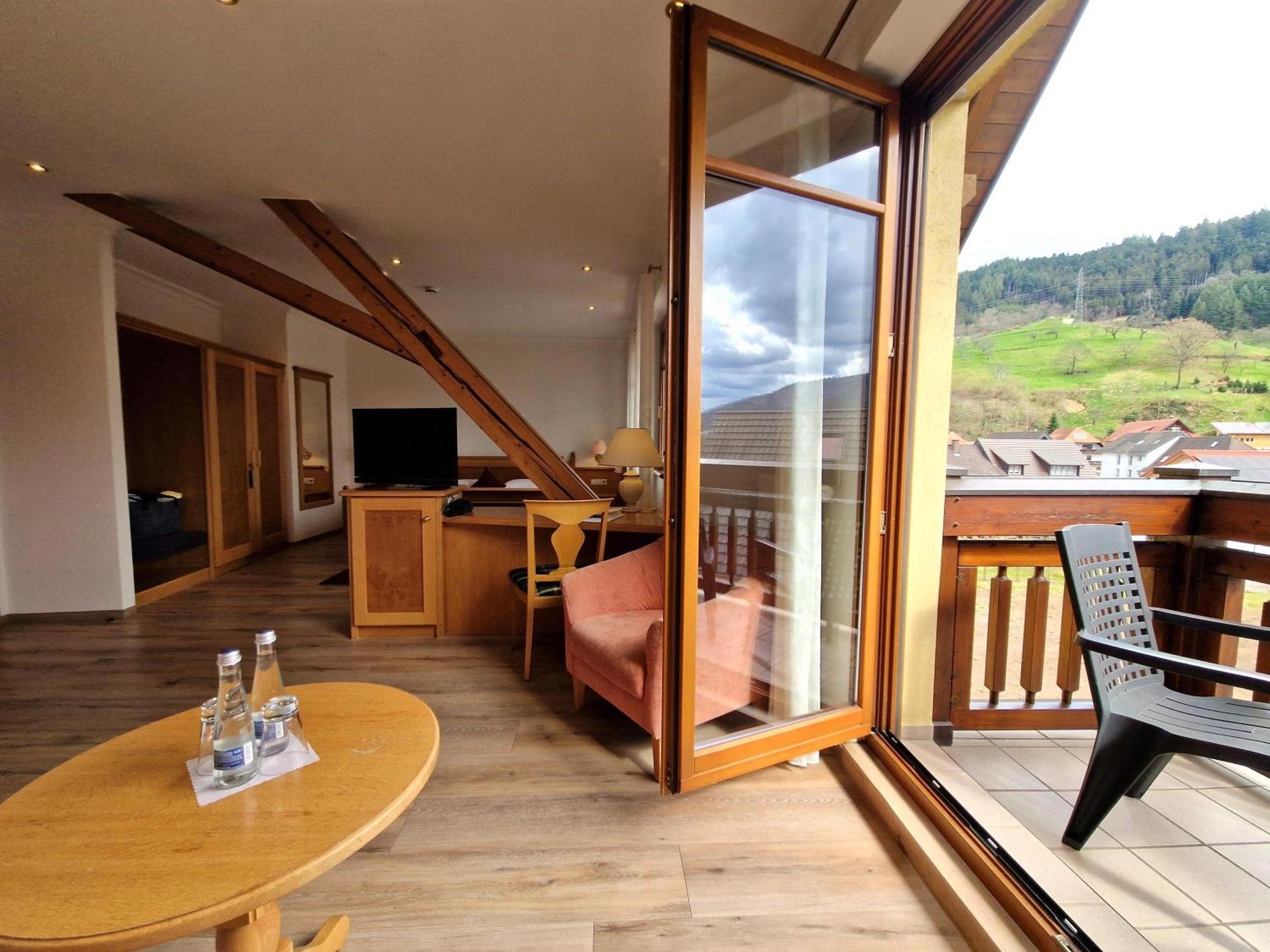 Mosers Blume Relax & Genuss Hotel Хаслах им Кинцихтал Екстериор снимка